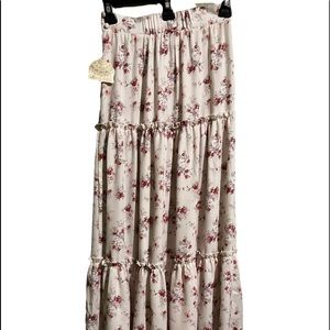 Altar’d State tiered maxi skirt. Size Xs